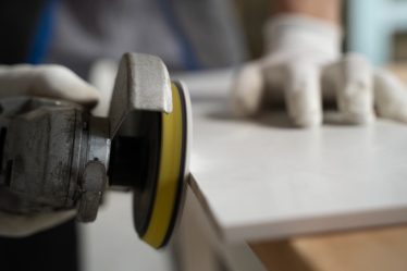 Processo de polimento industrial: 5 erros que estão destruindo sua produtividade