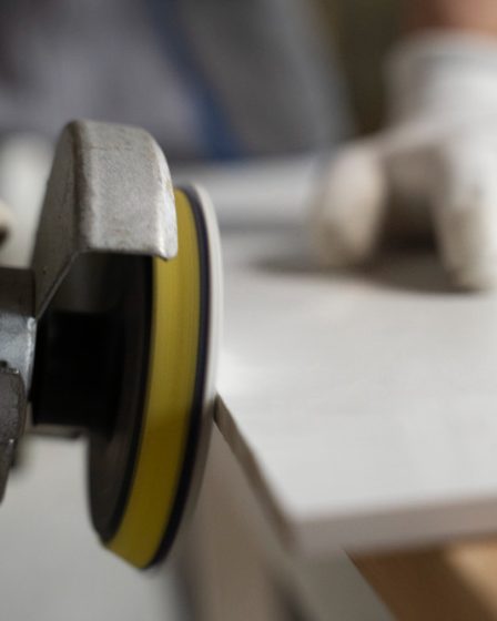 Processo de polimento industrial: 5 erros que estão destruindo sua produtividade